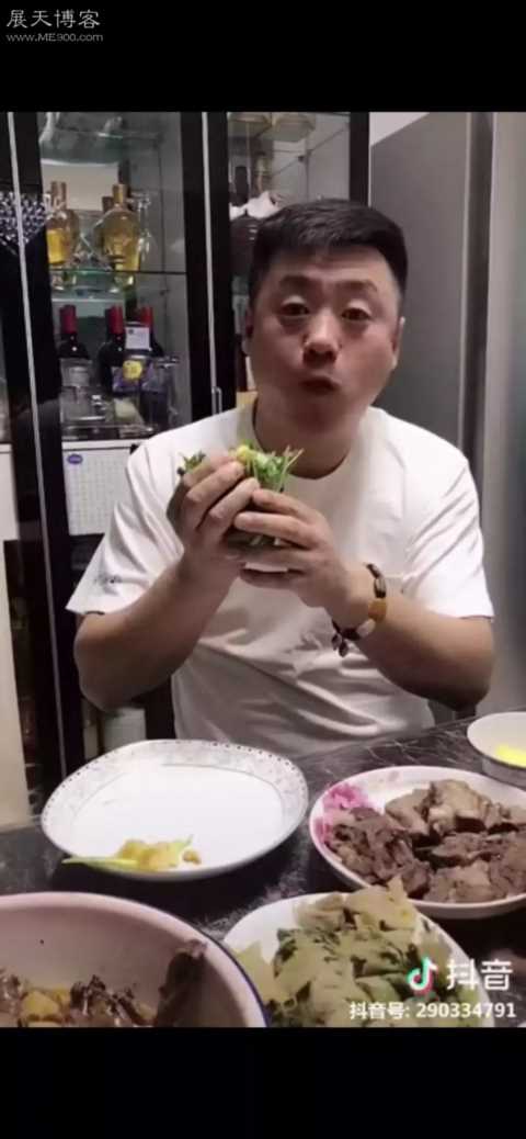 抖音“燃烧的陀螺仪”样貌遭扒惊呆网友，那么爱装怪不得不敢露脸