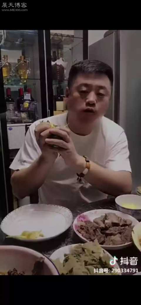 抖音“燃烧的陀螺仪”样貌遭扒惊呆网友，那么爱装怪不得不敢露脸