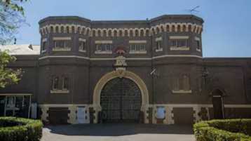 逃犯越狱30年后自首(越狱30年因疫情自首)插图7 逃狱30年,因疫情封锁找不到工作,抱怨“不如回到监狱”