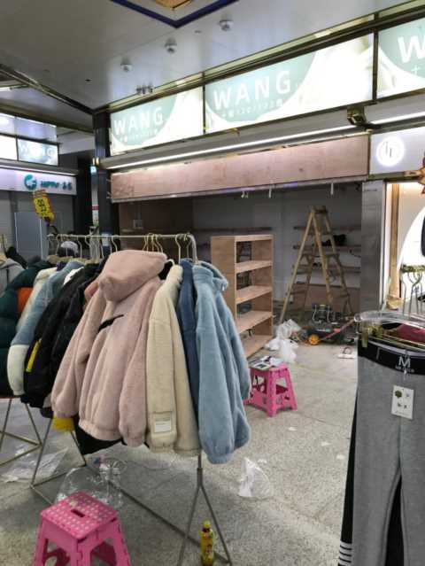 广州沙河顶服装批发市场最后两天清仓全场很多款式10元