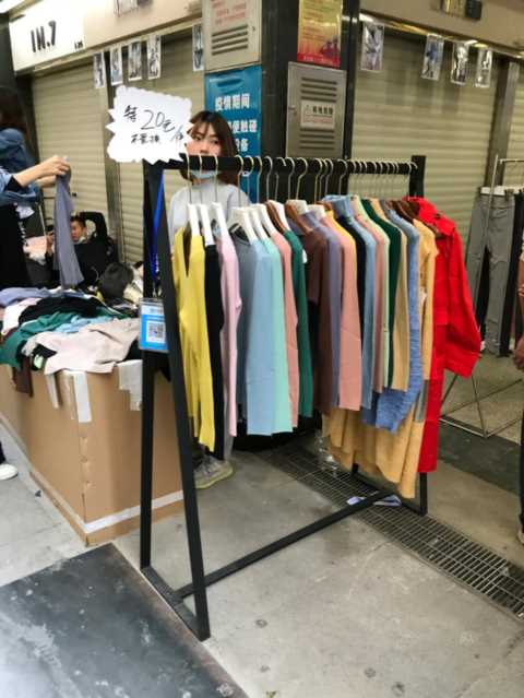 广州沙河顶服装批发市场最后两天清仓全场很多款式10元