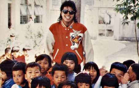迈克尔·杰克逊：从黑到白，他到底经历了多少坎坷？