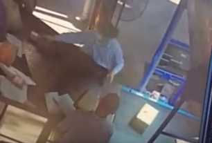 女子网购，包裹上写满侮辱文字，快递公司赔偿从50一路加到1000元