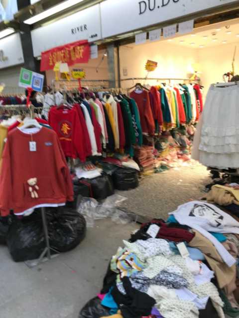 广州沙河顶服装批发市场最后两天清仓全场很多款式10元