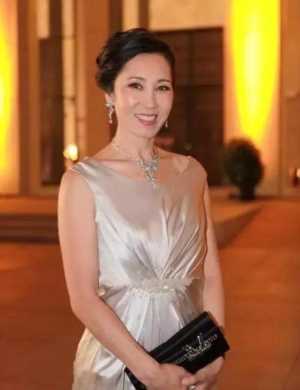 她，神秘白富美，帮老公成首富，刘嘉玲闺蜜，搞不定儿子，为啥？