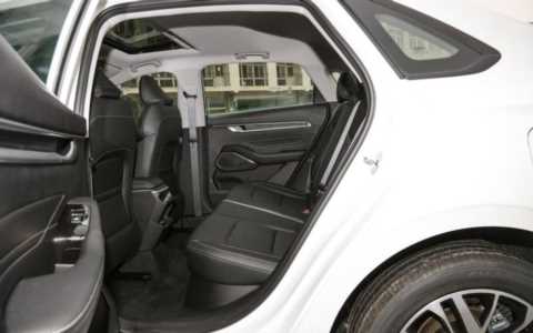 最近一年卖得最好的3款国产轿车，你知道是哪几台吗？