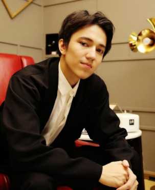 亚洲十帅投票评选官网（亚洲男神2018排行榜）