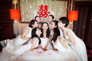 范玮琪结婚时的伴娘(范玮琪伴娘团)插图11 从伴娘服看新娘用心,阿娇设计美过新娘,AB的丑到让倪妮想绝交!