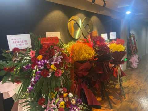 虎牙轩子给土豪吹捧子的画面(轩子停播8个月后)插图5 轩子停播8个月后,1组“新店开张图”出炉,土豪赠礼令人佩服