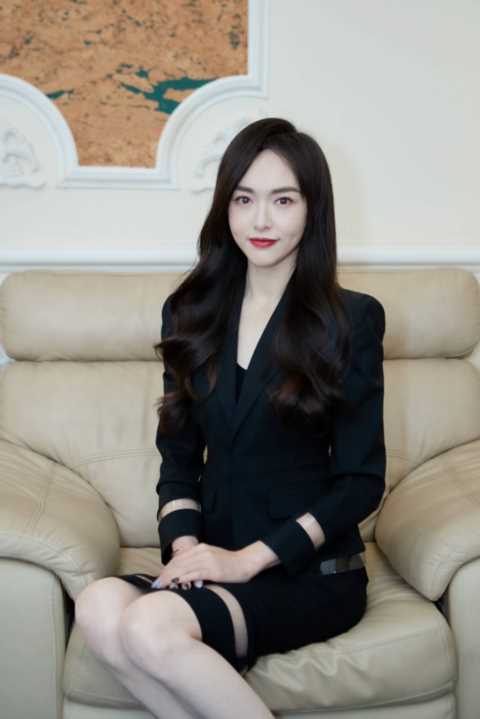 罗晋唐嫣感情好，可是粉丝却水火不容，男方微博评论区太尴尬