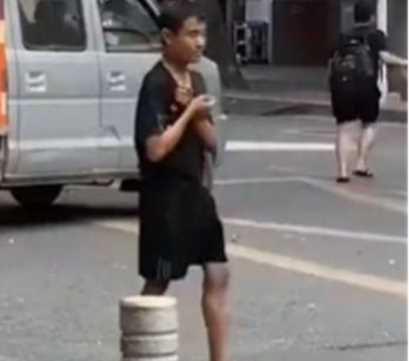 “山寨机鼻祖”陈金陵：负债千万、妻子跑路，如今成破布烂衫乞丐