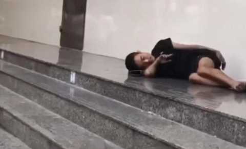 “山寨机鼻祖”陈金陵：负债千万、妻子跑路，如今成破布烂衫乞丐