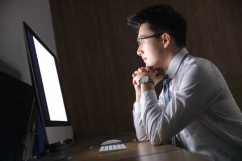 从月入8k到全职在家，再到月入5k多：职场，每次危机都蕴藏着转机