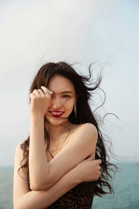 罗晋唐嫣感情好，可是粉丝却水火不容，男方微博评论区太尴尬