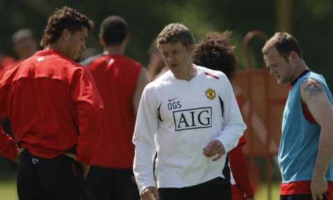 这就是巨星！曼联官宣签C罗后，官网瘫痪+股价飙升，鹿晗深夜晒照