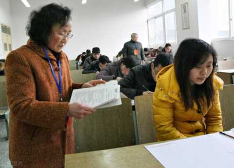 父母犯错，子女考公务员也会受影响，政审就是这么严格