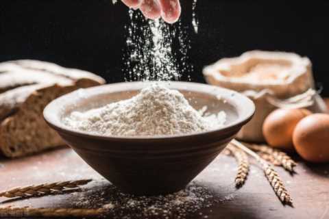 买面粉，看到袋子上有这“3个标准”，不管啥牌子，都是优质面粉