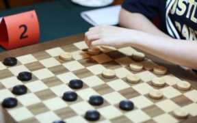 中国跳棋的规则和跳法,跳棋技巧最佳走法
