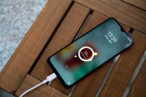 手机充电特别慢，几乎充不进去，与这几个原因有关