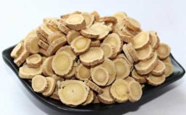 它是黄芪的“绝配”？一起泡水喝，祛寒补气血，或有利于肝脏健康