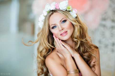 双手托腮的秘密，浓浓爱意尽在不言中