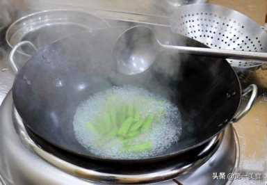 秋葵怎么做好吃又简单,凉拌秋葵怎么做好吃