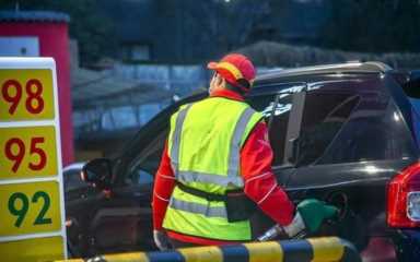 汽油涨价是什么原因造成的？就是国际形势复杂多变