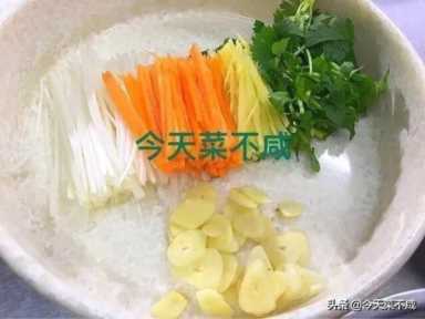 锅包肉用的什么淀粉（锅包肉用啥淀粉好）