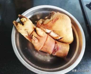 四川腊猪脚炖什么好吃（腊猪脚简单好吃的做法）