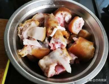 四川腊猪脚炖什么好吃（腊猪脚简单好吃的做法）