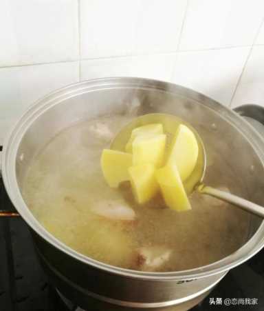 四川腊猪脚炖什么好吃（腊猪脚简单好吃的做法）