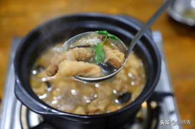 炖小酥肉汤的家常做法（酥肉汤的简单家常做法窍门）