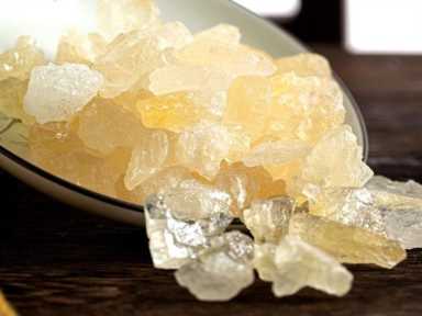 白色冰糖和黄色冰糖有什么区别