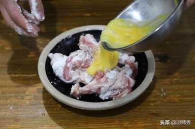 炖小酥肉汤的家常做法（酥肉汤的简单家常做法窍门）