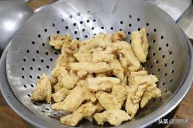 炖小酥肉汤的家常做法（酥肉汤的简单家常做法窍门）