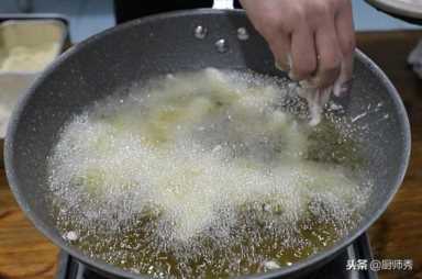 炖小酥肉汤的家常做法（酥肉汤的简单家常做法窍门）