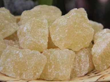 白色冰糖和黄色冰糖有什么区别