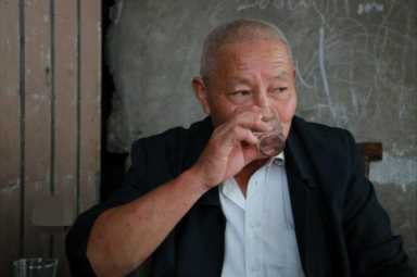 蜡封红酒的打开方法（蜡封酒坛怎么打开）