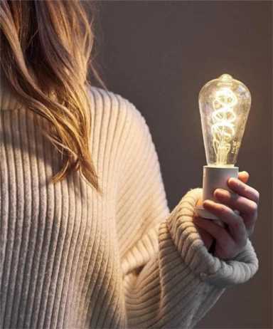 冷色暖色哪个不伤眼睛（冷色对眼睛好还是暖色）