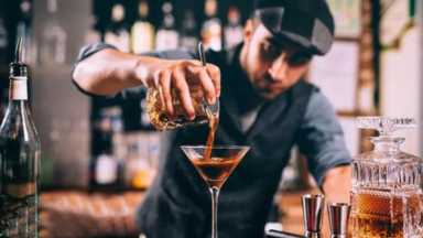 酒吧大屏幕霸屏软件app（酒吧屏幕霸屏多少钱）