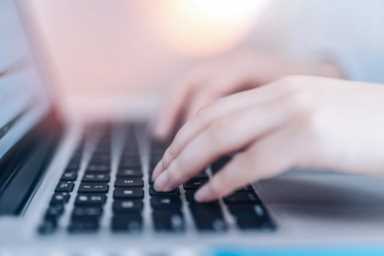 女人做什么赚钱？30岁女人学点啥挣钱多