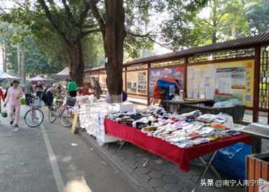 摆摊卖饰品好卖吗（摆地摊卖小饰品的技巧）