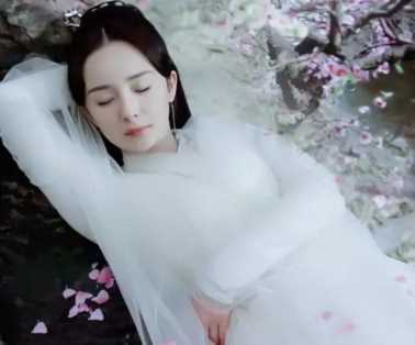 古装中的"睡美人"，12星座公主古装美女水瓶座