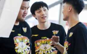 冠军t恤正品一般多少钱？