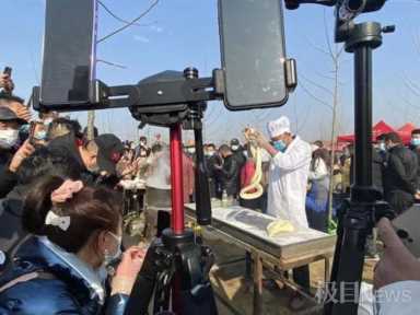 女生首次去男友家被拉横幅欢迎(农村姑娘第一次去男方家做客后续)插图1 女生首次去男友家被拉横幅欢迎(农村姑娘第一次去男方家做客后续)