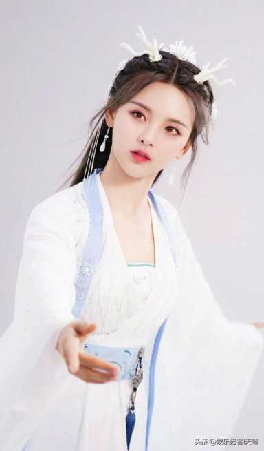 中国前100名漂亮女明星名字