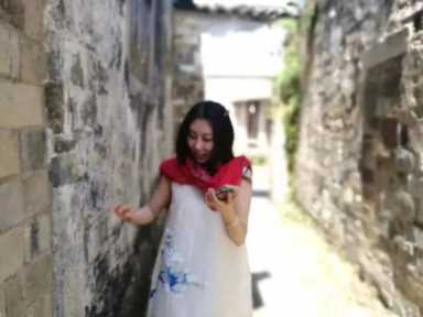 贾浅浅最火的十首诗（贾浅浅的诗到底好不好）