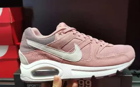 耐克淘宝哪些店是正品(村镇市场假Nike、假阿迪横行)