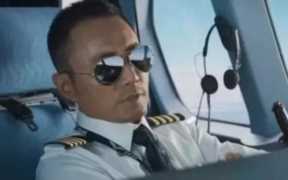 机长年薪大概多少钱（机长工资年薪）