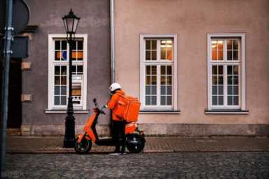 今天有人问我，加盟什么项目能赚钱？